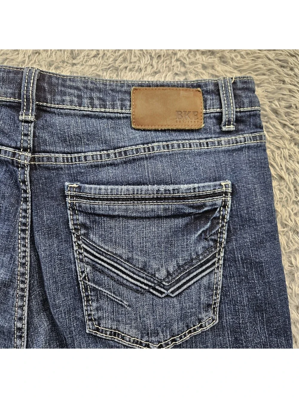 BKE TYLER Jeans Men Straight Leg 36x32 (Fits 36x31) Whiskering Stretch Denim